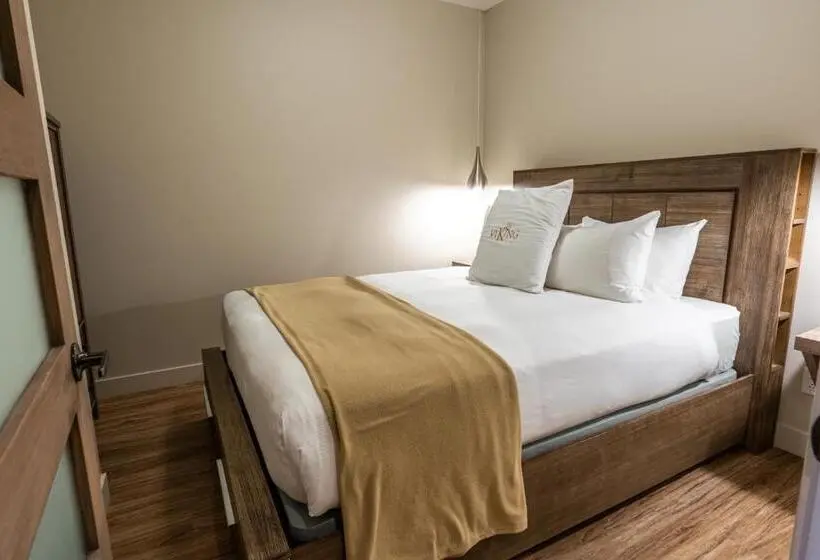 2 Bedrooms Apartment Lake View, Le Viking Resort & Marina