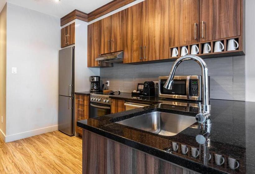 2 Bedrooms Apartment Lake View, Le Viking Resort & Marina