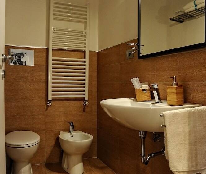 اتاق اکونومی, Casa Castagna