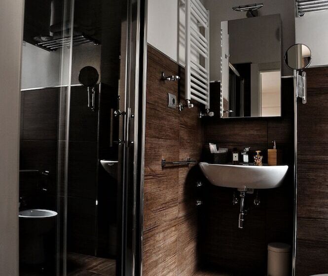 اتاق لوکس با بالکن, Casa Castagna