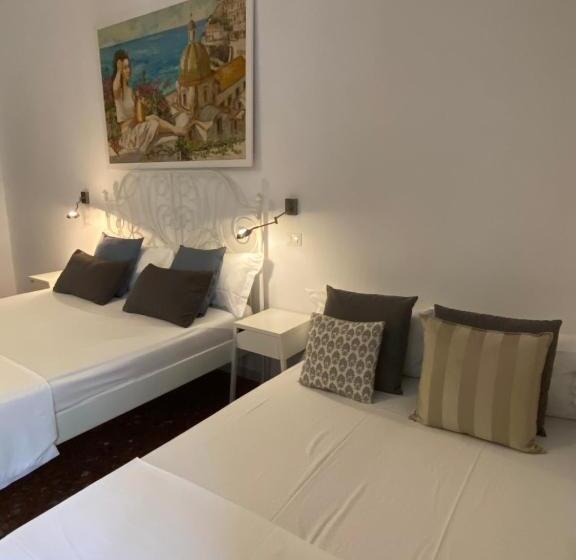 اتاق لوکس با بالکن, Casa Castagna