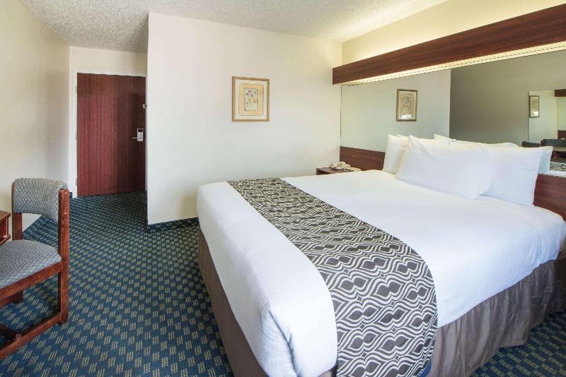 חדר סטנדרט לשלושה, Maluentu