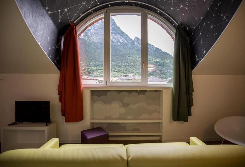 Полулюкс Повышенной Комфортности, Holiday Iv Gardan