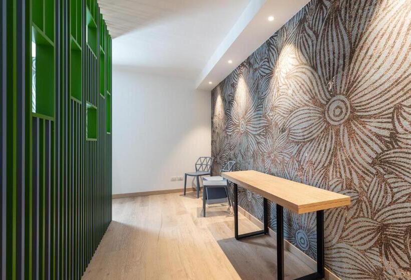 Люкс Кровать Кинг, Holiday Iv Gardan