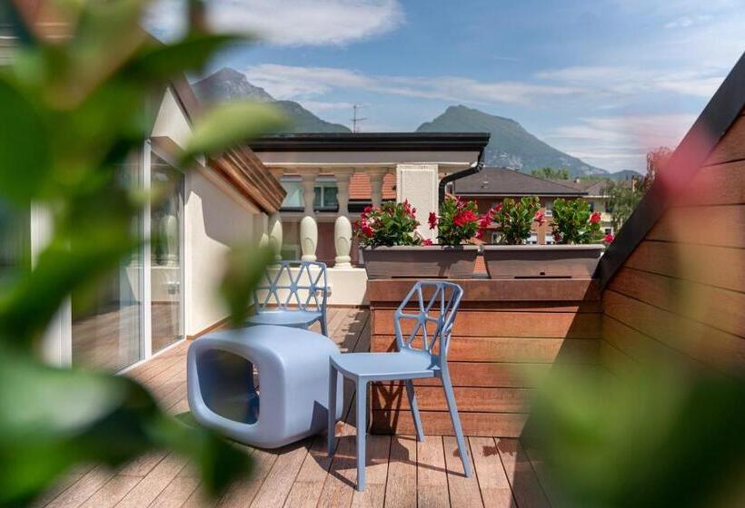 Люкс с Террасой, Holiday Iv Gardan