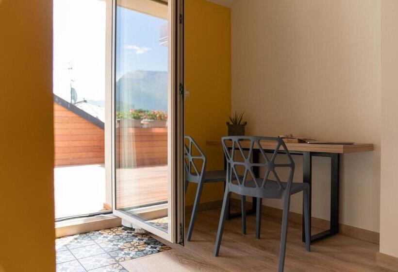 Люкс с Террасой, Holiday Iv Gardan