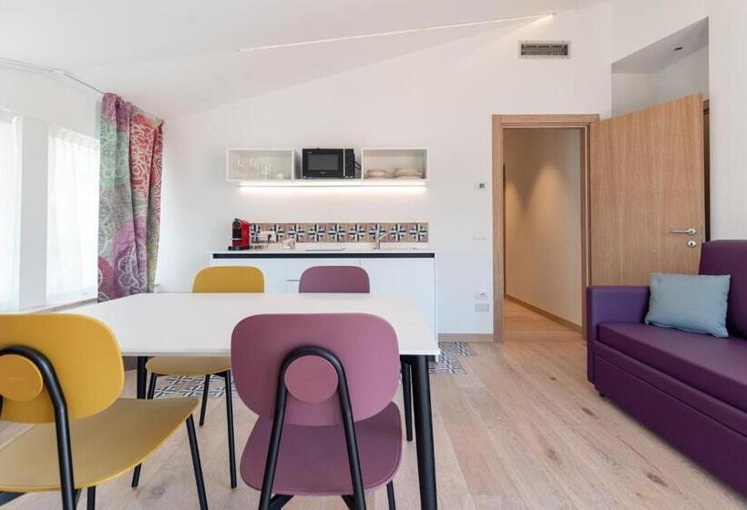 Люкс Повышенной Комфортности, Holiday Iv Gardan