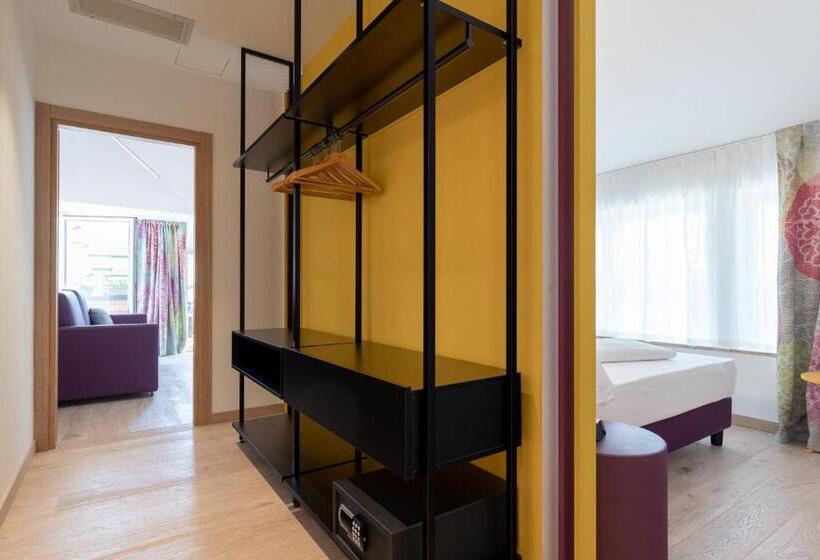 Люкс Повышенной Комфортности, Holiday Iv Gardan