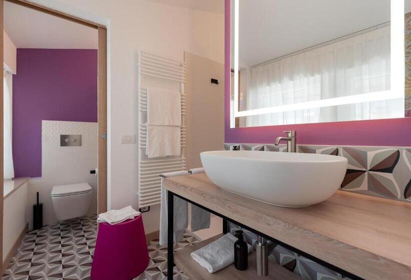 Люкс Повышенной Комфортности, Holiday Iv Gardan