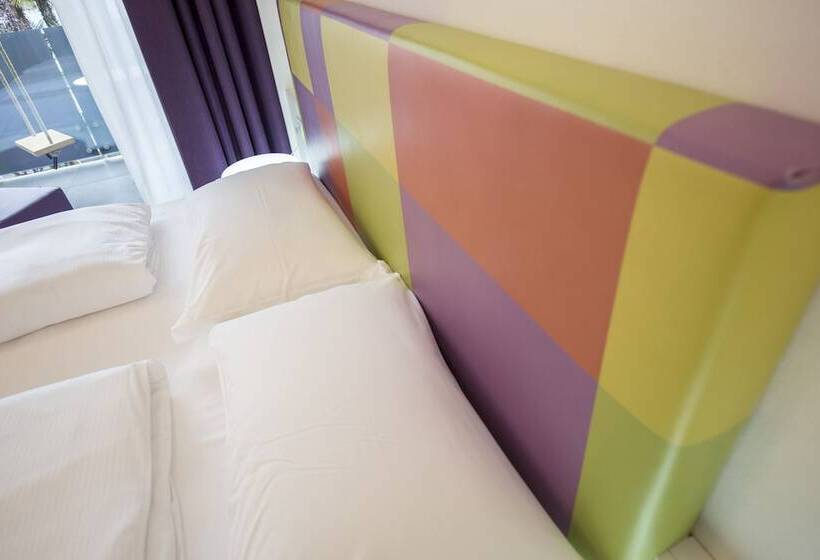 Номер Стандарт, Holiday Iv Gardan