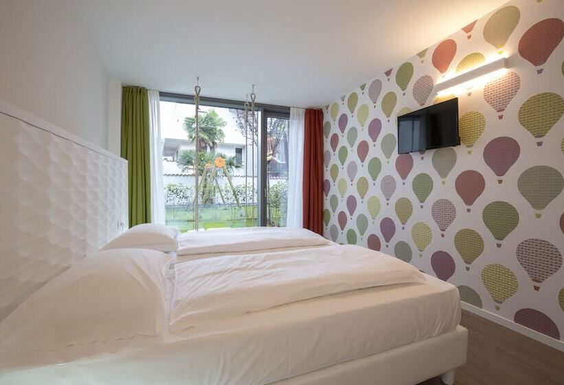 Номер Стандарт, Holiday Iv Gardan