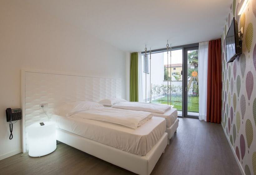 Номер Стандарт, Holiday Iv Gardan