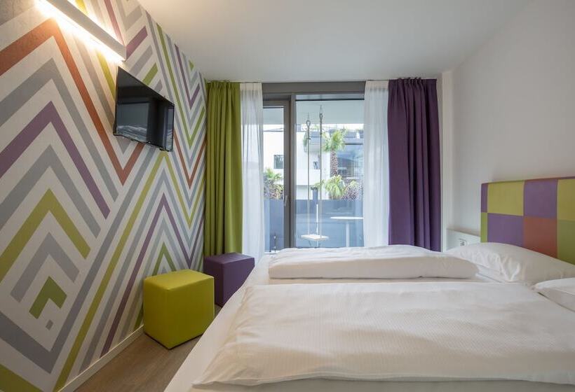 Номер Стандарт, Holiday Iv Gardan