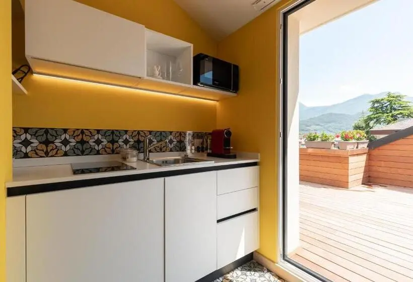 Suite with Terrace, Holiday Iv Gardan