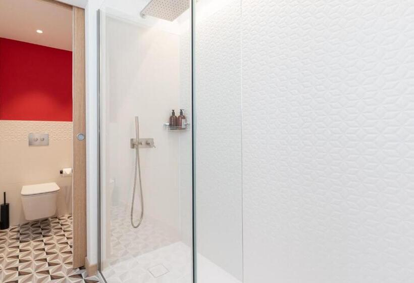 Люкс Кровать Кинг, Holiday Iv Gardan