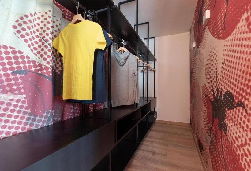 Люкс Кровать Кинг, Holiday Iv Gardan