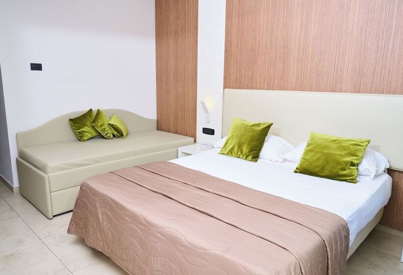 Четырехместный Номер Deluxe, Miramare