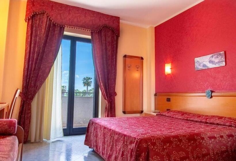غرفة قياسية ثلاثية, Miramare