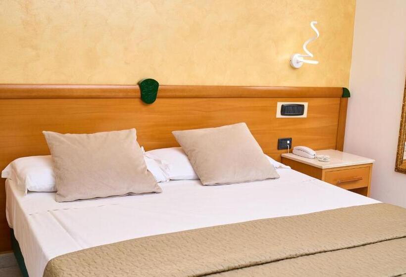 Номер Стандарт Индивидуальный с Балконом, Miramare