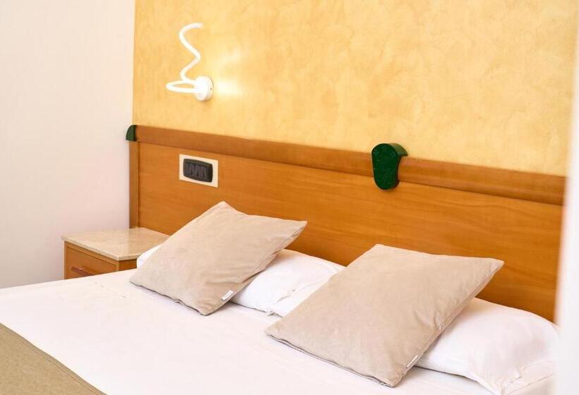 Четырехместный Номер Стандарт, Miramare