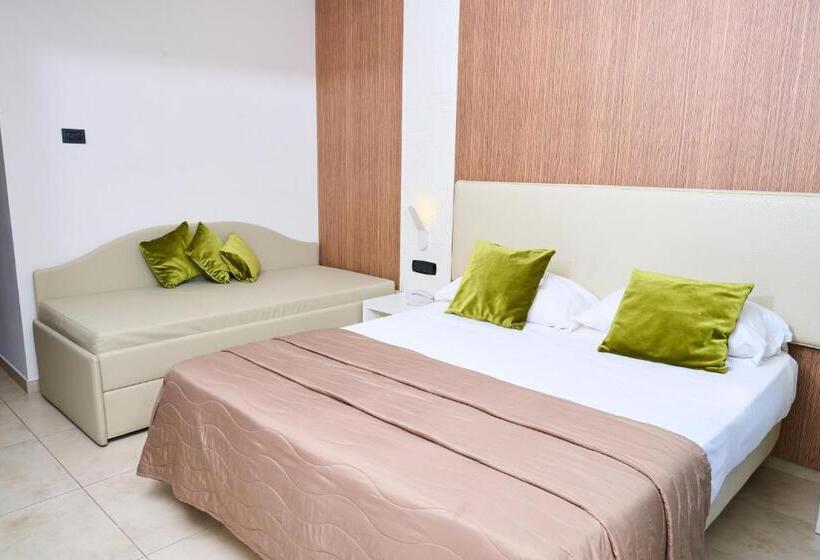 Четырехместный Номер Deluxe, Miramare