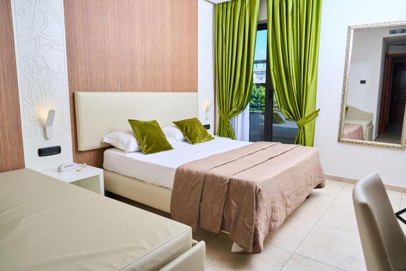 Четырехместный Номер Deluxe, Miramare