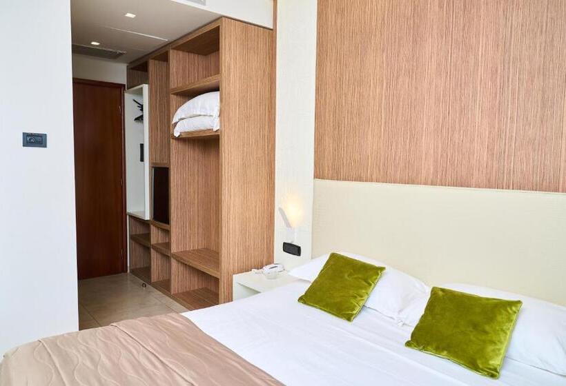 Трехместный Номер Deluxe, Miramare