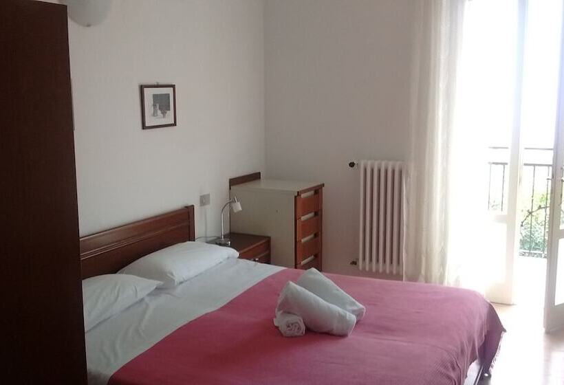 标准间带湖景, Silvana Garnì