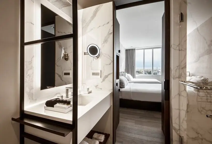 اتاق لوکس, The Hotel & Athletic Club At Midtown