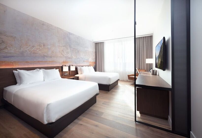 Quarto deluxe, The Hotel & Athletic Club At Midtown