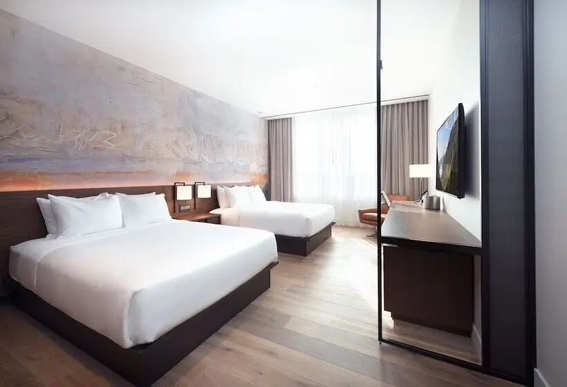 اتاق لوکس, The Hotel & Athletic Club At Midtown