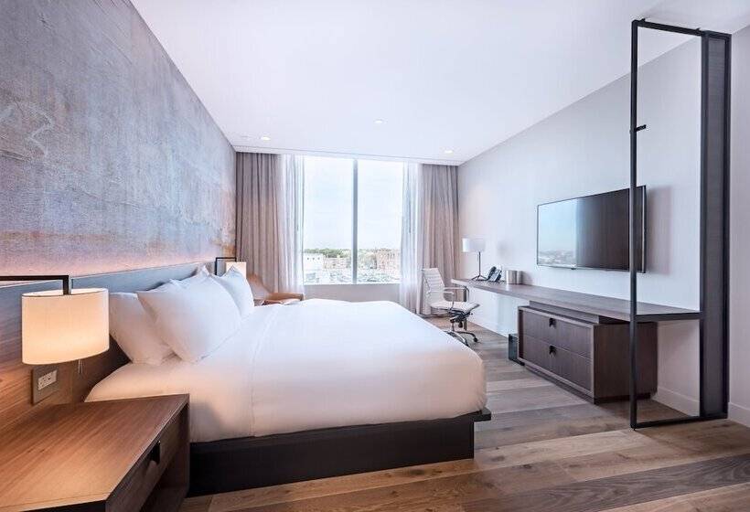 اتاق لوکس, The Hotel & Athletic Club At Midtown