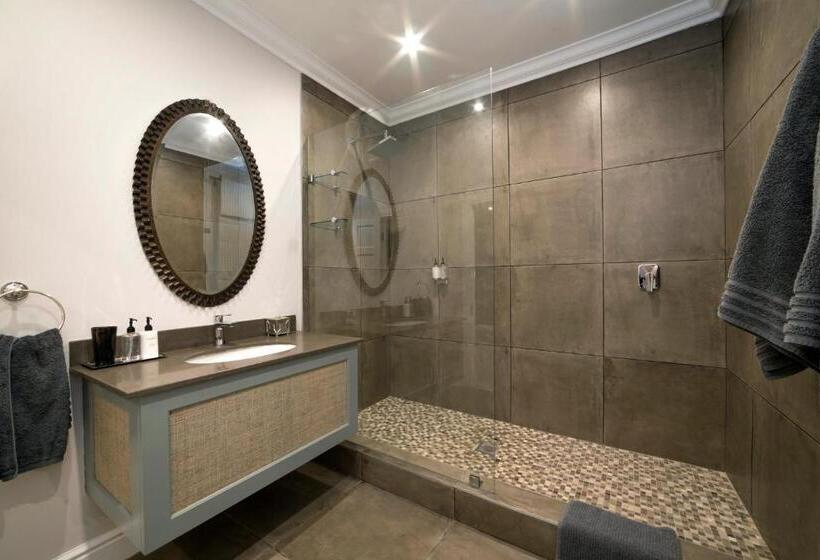 اتاق استاندارد با تخت بزرگ, The Milner By The Oyster Collection