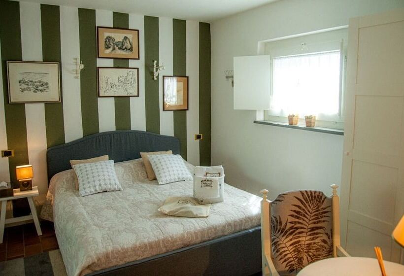 سوییت جونیور با چشم‌انداز استخر, Villa Silvio