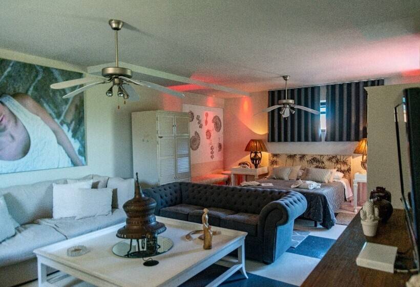 سوییت با چشم‌انداز دریا, Villa Silvio