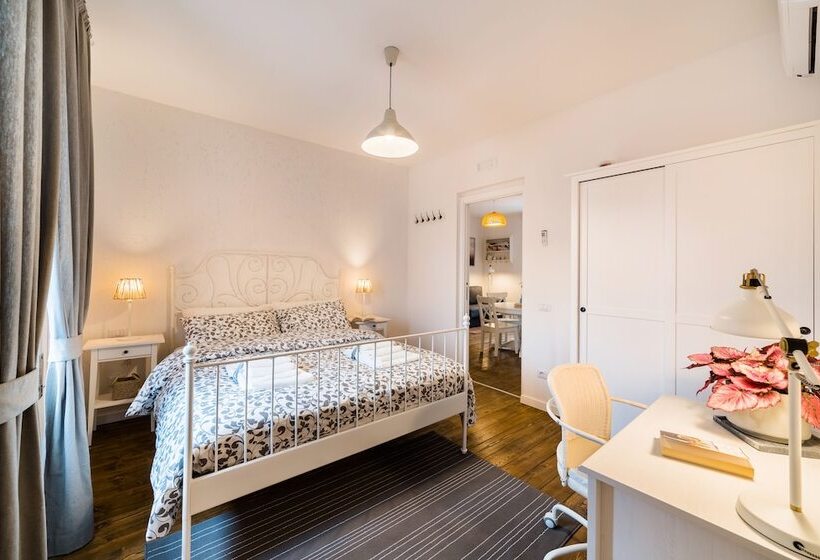 Номер Deluxe, White Rooms