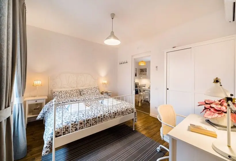 Deluxe-huone, White Rooms