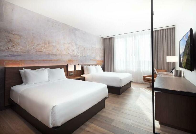 Quarto deluxe, The Hotel & Athletic Club At Midtown