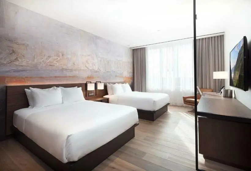 اتاق لوکس, The Hotel & Athletic Club At Midtown