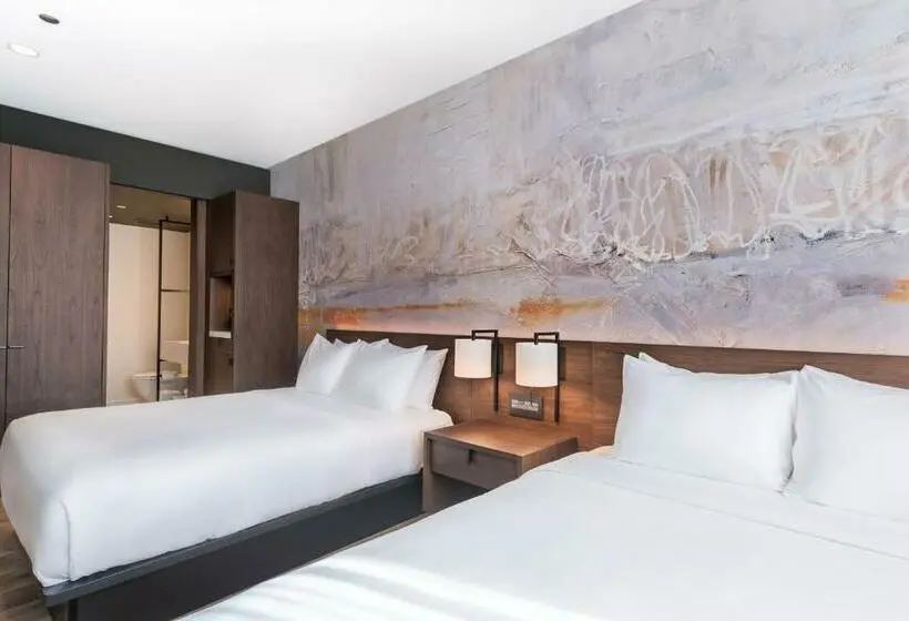 اتاق لوکس, The Hotel & Athletic Club At Midtown