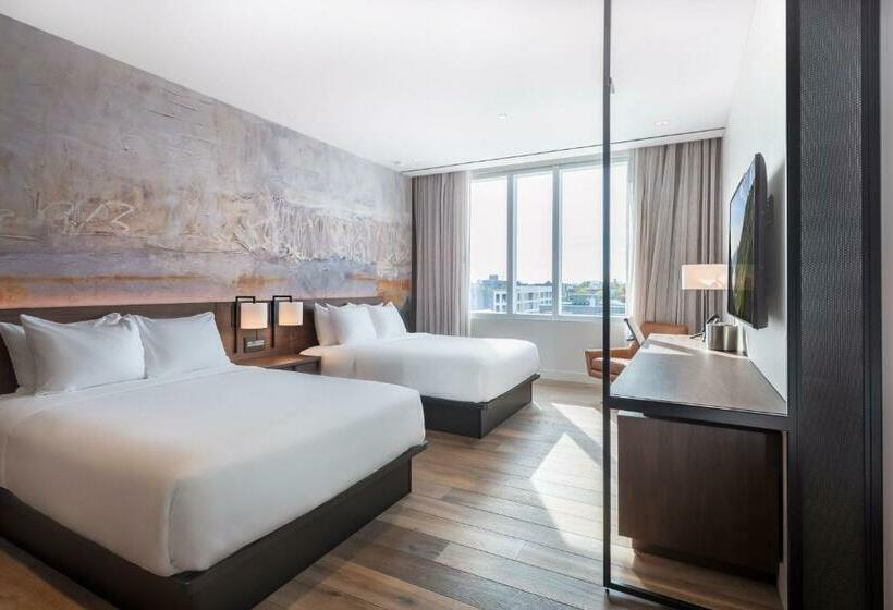 Quarto deluxe, The Hotel & Athletic Club At Midtown