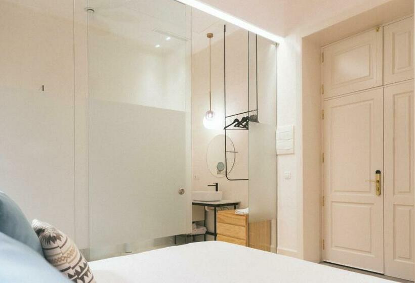 اتاق اقتصادی داخلی, Veintiuno Emblematic Hotels Adults Only