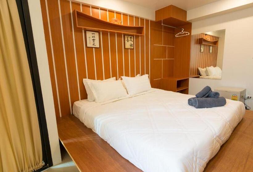 غرفة ديلوكس سرير كينج, 2 Feel Bed Station