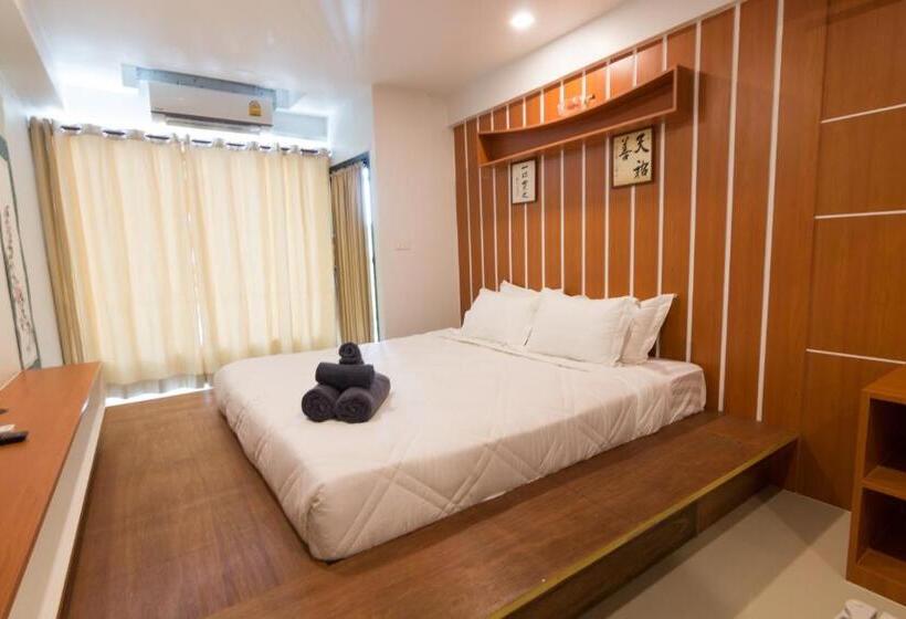 带大床的豪华间, 2 Feel Bed Station