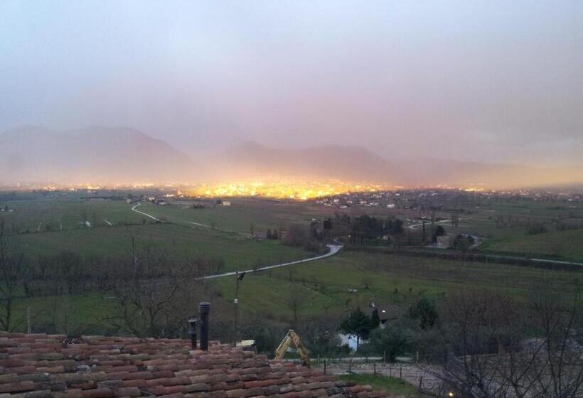 דירת חדר עם טרסה, Fonte Chiara