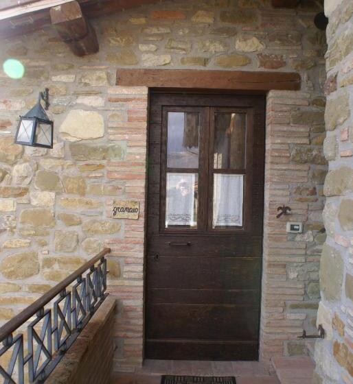 סטודיו סטנדרטי נוף לגינה, Fonte Chiara