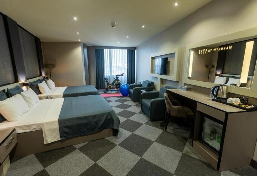 キングサイズベッドのスタンダードルーム, Tryp By Wyndham Istanbul Sancaktepe
