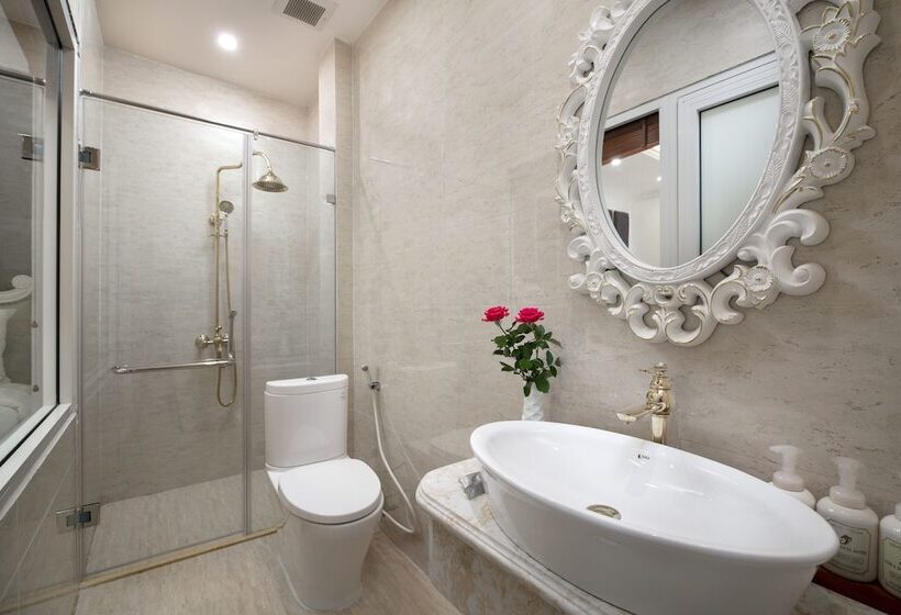 اتاق لوکس با چشم‌انداز شهر, Viola Royal  & Spa