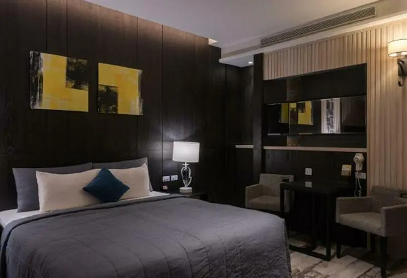اتاق سوپریور, Leesing Motel