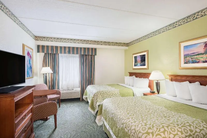 اتاق سوپریور, Leesing Motel